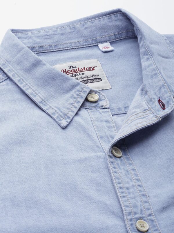 The Lifestyle Co Men Light Blue Solid Regular Fit Chambray Casual Shirt - Image 3