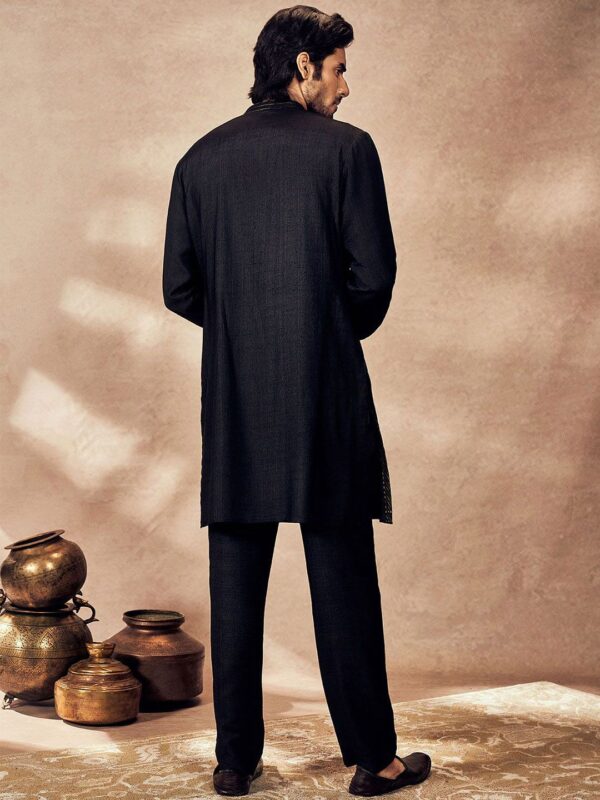 Floral Printed Mandarin Collar Thread Work Straight Kurta - Image 3