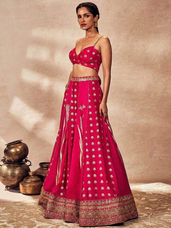 Masaba Foil Printed Sequinned Sleeveless Ready to Wear Lehenga & Blouse With Dupatta