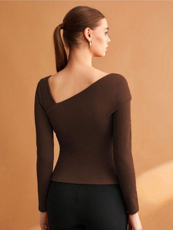 Women Sweetheart Neck Cotton Top - Image 3