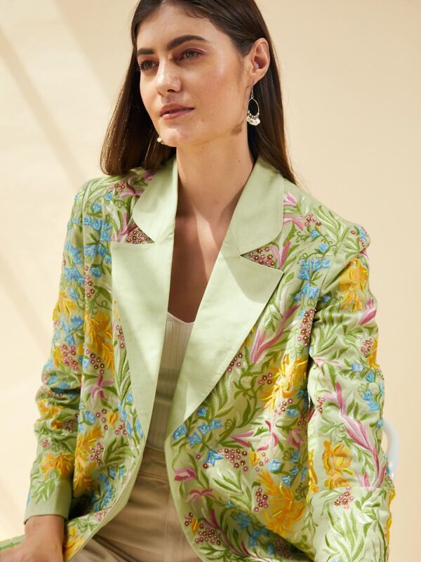 BETRUE Women Floral Embroidered Lapel Jacket Linen Longline Tailored Jacket - Image 3